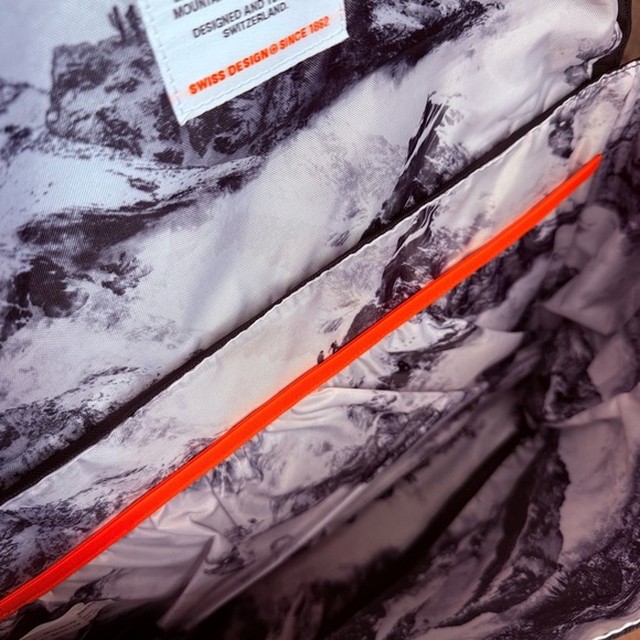 NWOT Mammut Xeron Messenger 14 Shoulder Bag W Laptop Compartment - Picture 9 of 10